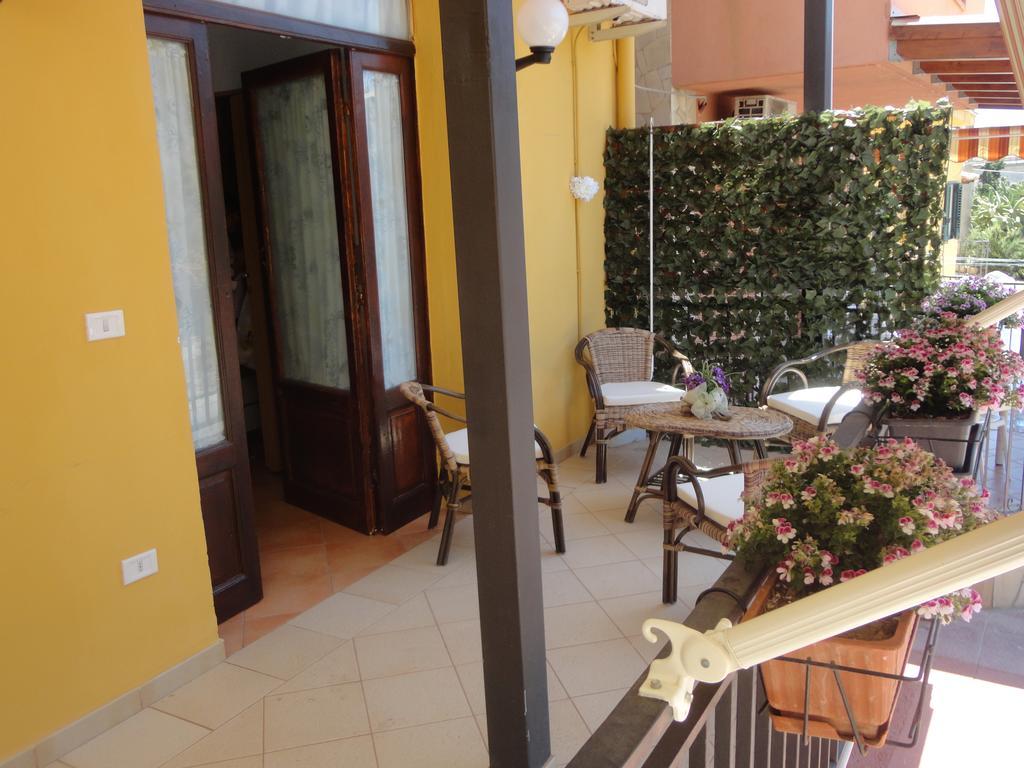 Baciati Dal Sole Apartment Порто Емпедокле Екстериор снимка