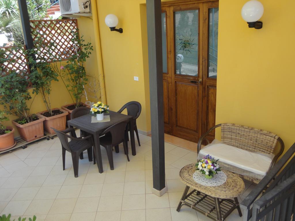 Baciati Dal Sole Apartment Порто Емпедокле Екстериор снимка