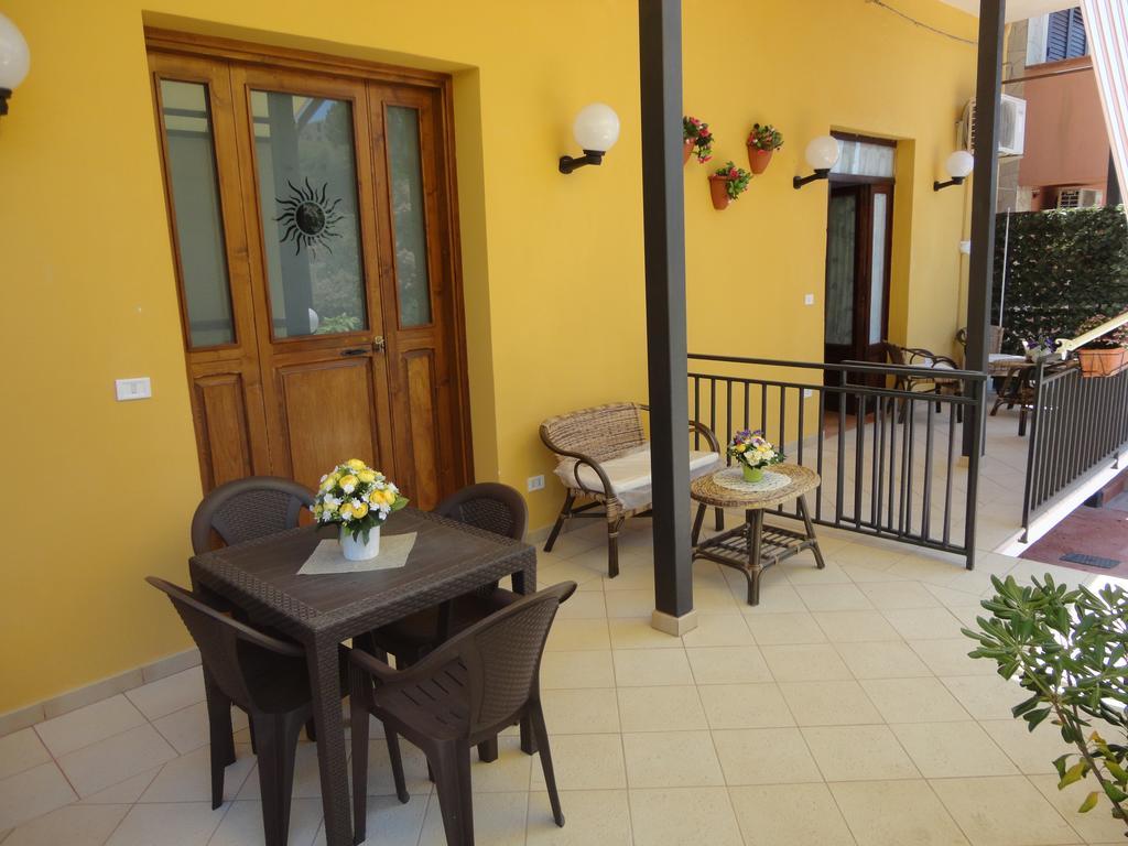 Baciati Dal Sole Apartment Порто Емпедокле Екстериор снимка